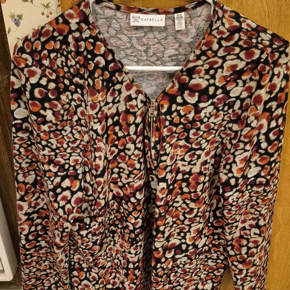 WOMENS XL PETITE...Rafaella Multicolor Jersey With Zip Top. GREAT CONDITION.